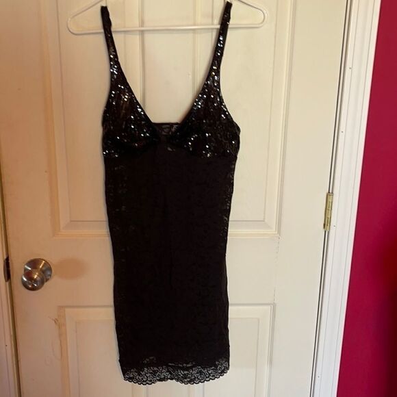 NWT Victoria Secret the LaCie lace and sequin slip - Picture 1 of 5